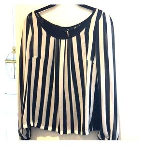 Ryu black&white stripe blouse sz S